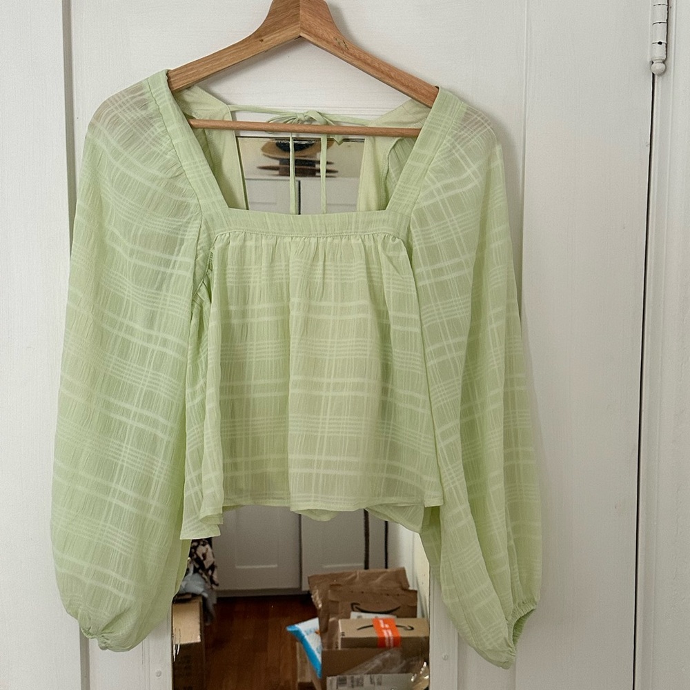 Tularose thera top in mint green